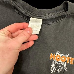 Vintage 90s Hooters T- Shirt
